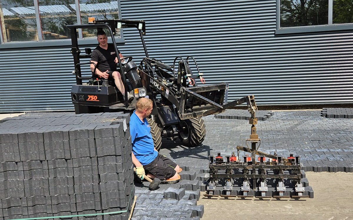 Netherlands--Mini750